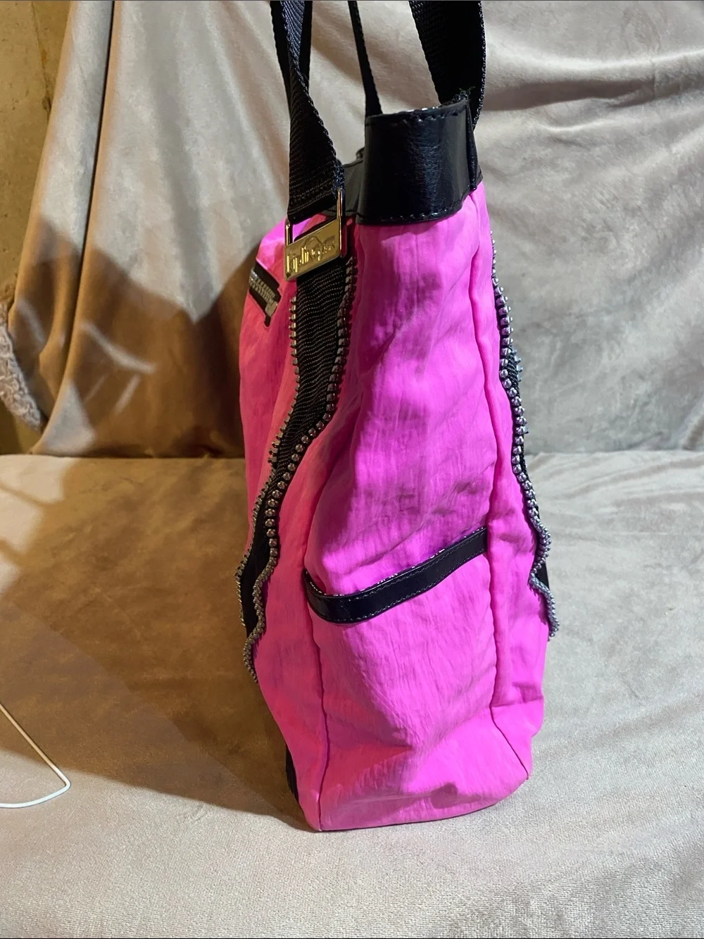 Kipling contrasting home pink